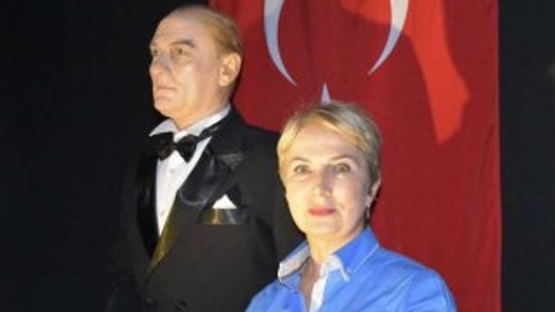 Müze sahibi, tepki çeken Atatürk heykelini savundu