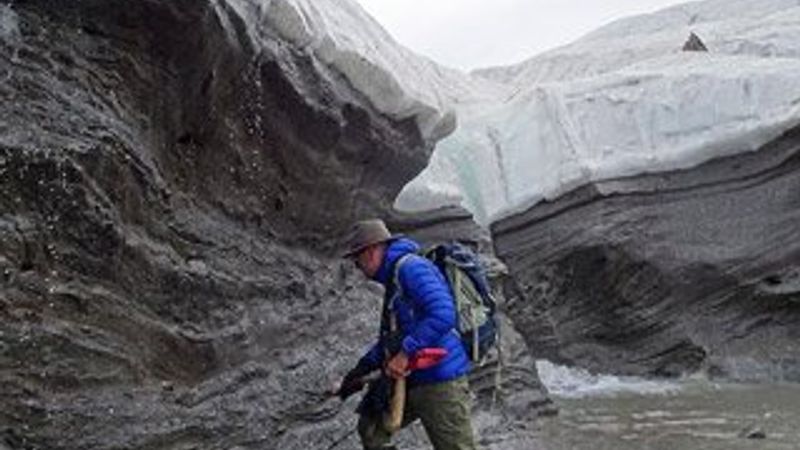Buzul tabakasının altında bulunan ilk krater