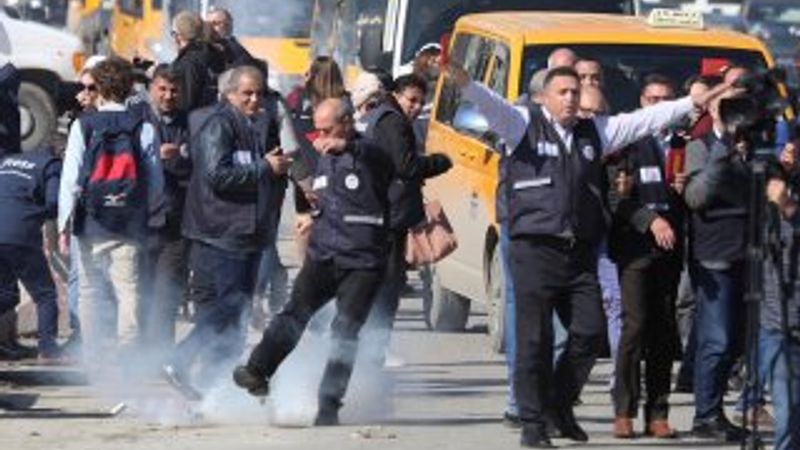 İsrail askerleri, gazetecilerin eylemlerine müdahale etti