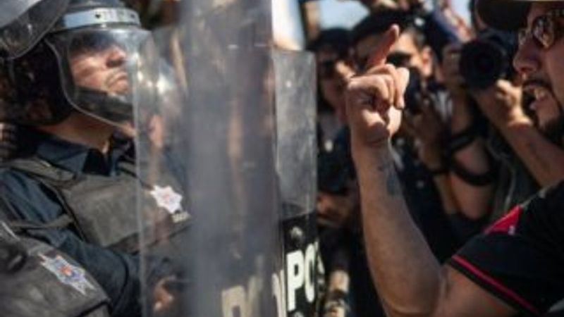 Meksikalılar göçmenleri protesto etti