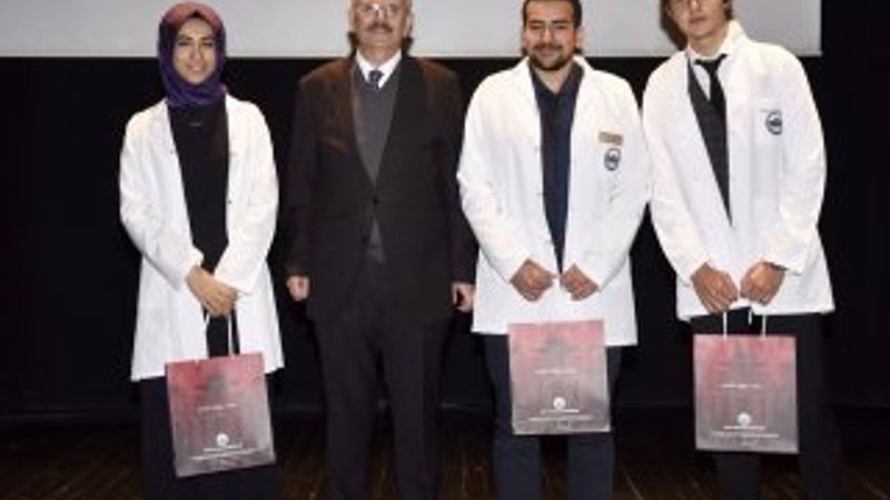 Diş hekimi adayları beyaz önlük giydi