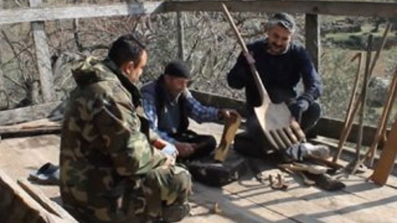 3 kuşaktır tahtadan alet yapıyorlar