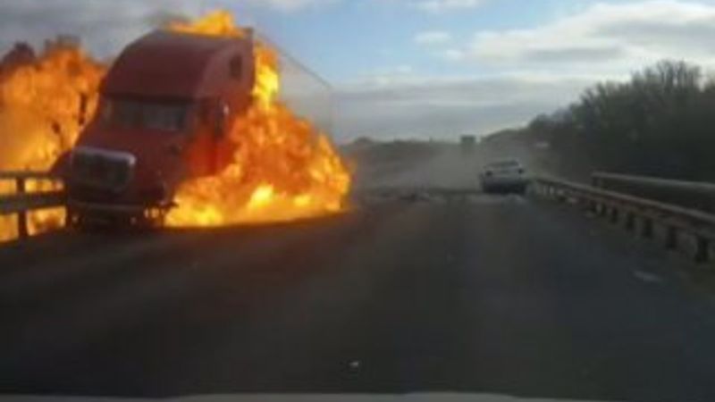 Yola fırlayan teker kazaya neden oldu