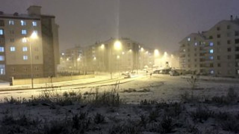 Erzurum beyazlara büründü