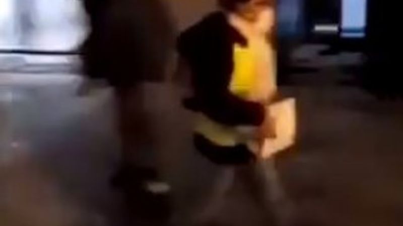 Paris'te lüks mağazalar yağmalandı