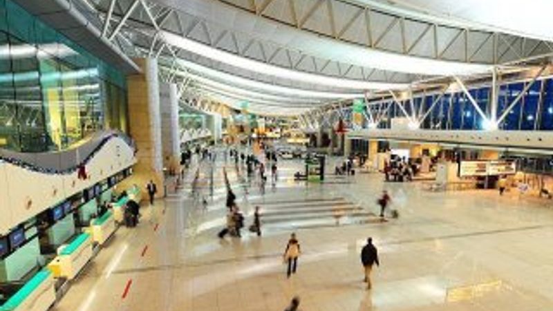 Havalimanındaki Suriyeli mülteciye Kanada sahip çıktı