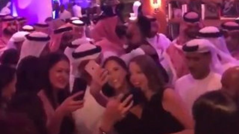 Arap prenslerin yat partisinden yeni görüntüler