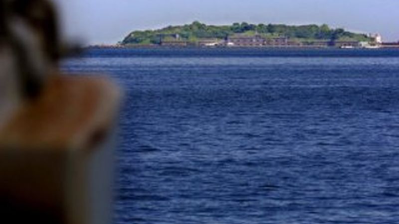 Danimarka göçmenleri ıssız adada topluyor