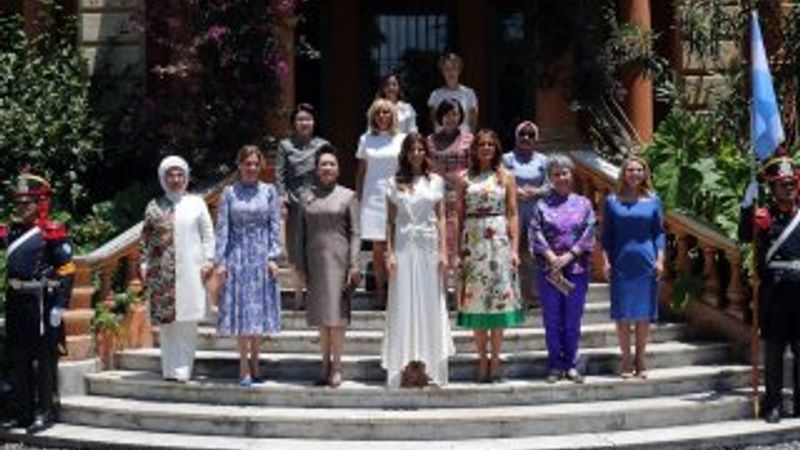 Emine Erdoğan G-20 zirvesinde first lady'ler ile buluştu