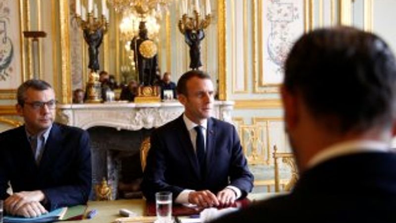 Macron'dan Sarı Yelekliler ile görüşün talimatı