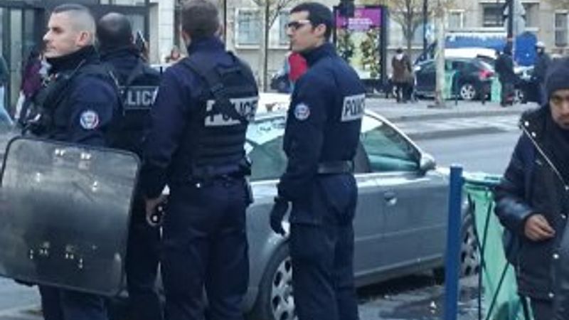 Fransa'da bir meslek okulu yağmalandı