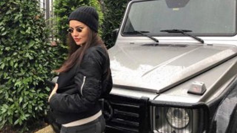 Fahriye Evcen'den yeni fotoğraf