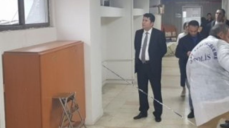 Belediye başkanıyla görüşemeyince ortalığı dağıttı