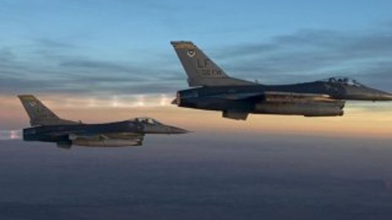 ABD uçakları Japonya açıklarında çarpıştı