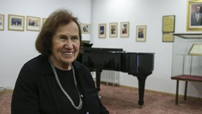 Ünlü piyanist Ayşegül Sarıca, 78 yıldır tuşlara dokunuyor