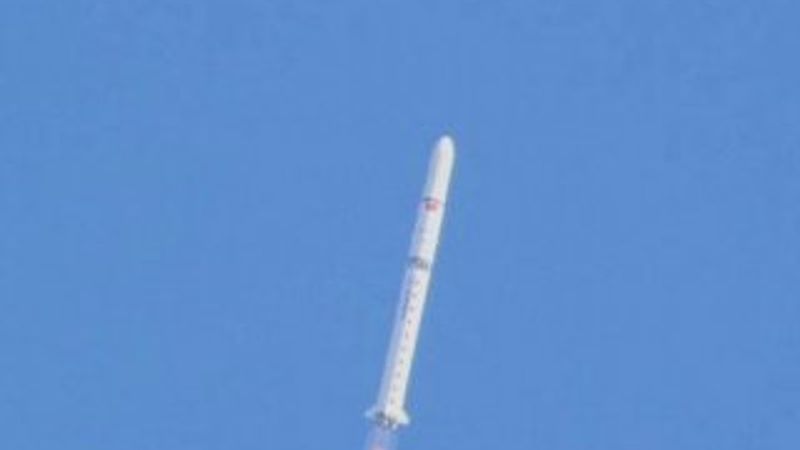 Suudi Arabistan uzaya uydu fırlattı