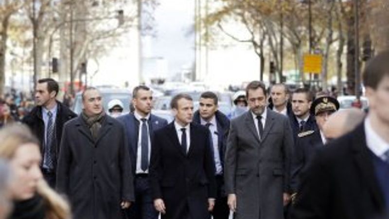 Macron özür dileyecek