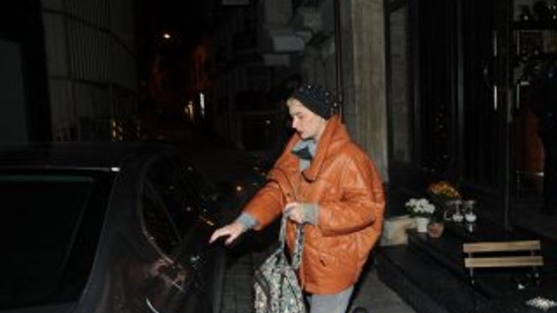 Sıla gecelerde görüntülendi