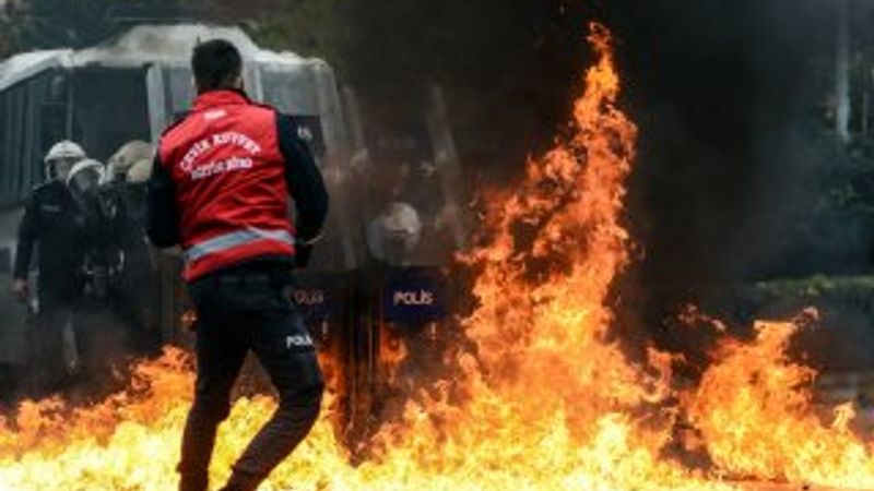Çevik kuvvete, protestoculara müdahale eğitimi