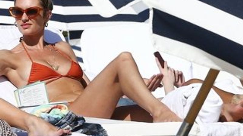 Candice Swanepoel tatilde