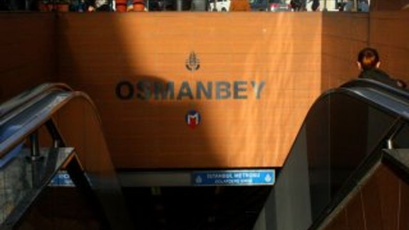 İstanbul'da metroda intihar