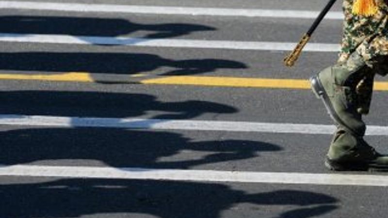 İran'da emekli askerlerden maaş protestosu