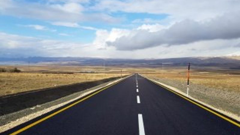 Van'a 64 milyon liralık yol yapıldı