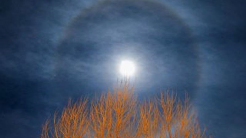 Van'da ayın etrafında 'hale' oluştu