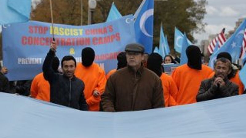 Uygur Türkleri Çin'i protesto etti