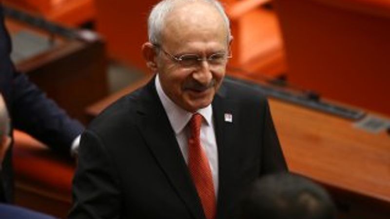 Kemal Kılıçdaroğlu'nun yüzü gülüyor