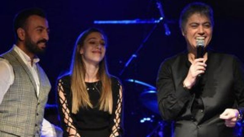 Cengiz Kurtoğlu öpüşen çifte tepki gösterdi