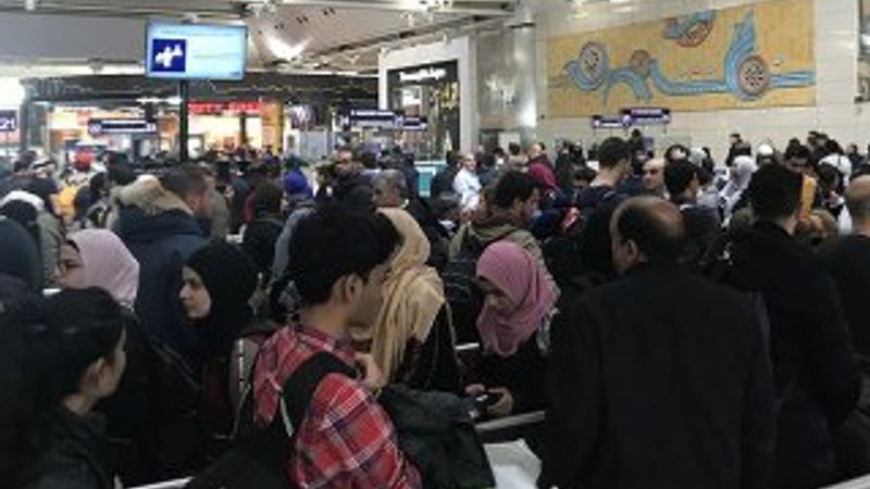 Atatürk Havalimanı'nda yılbaşı yoğunluğu