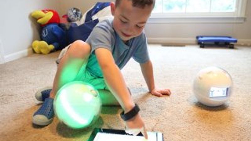 Akıllı oyuncakların çocuklar için yararları ve zararları