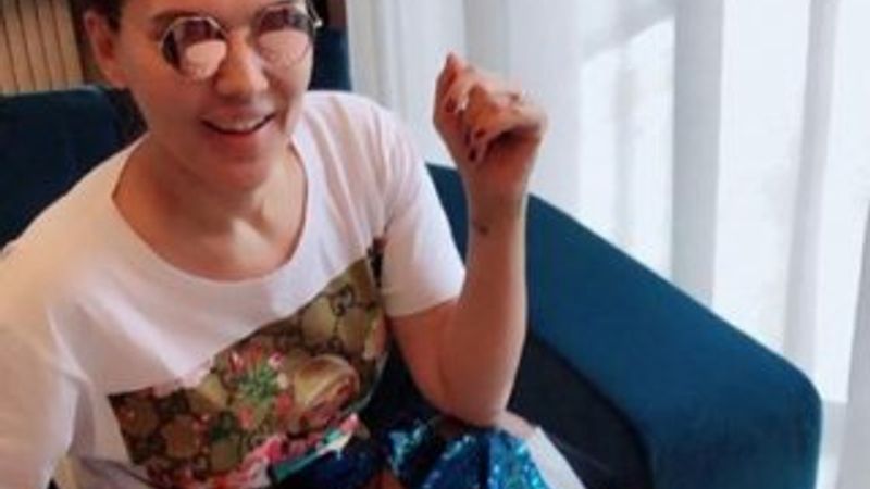 Demet Akalın'dan erken yılbaşı kutlaması