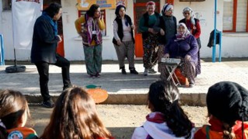 Köylü kadınlarının tiyatro başarısı