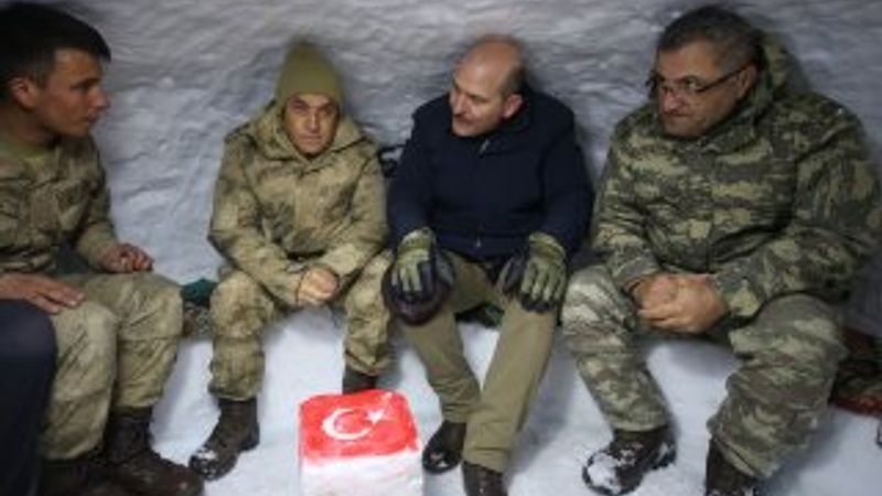 Cumhurbaşkanı Erdoğan 'kahramanların' yeni yılını kutladı