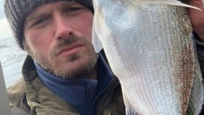 Kıvanç Tatlıtuğ eve balık tuttu