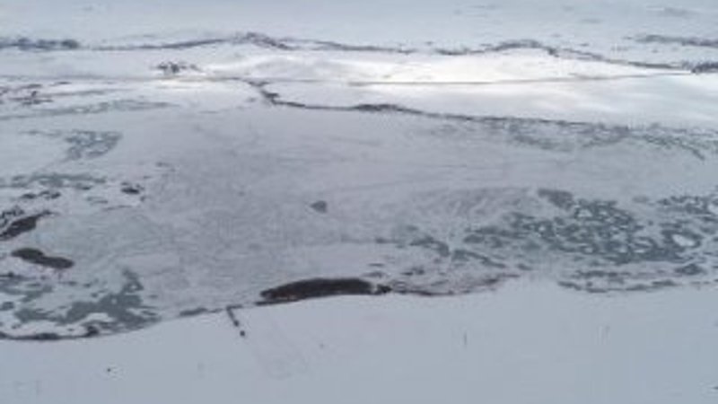 Sivas'ta göller buz tuttu