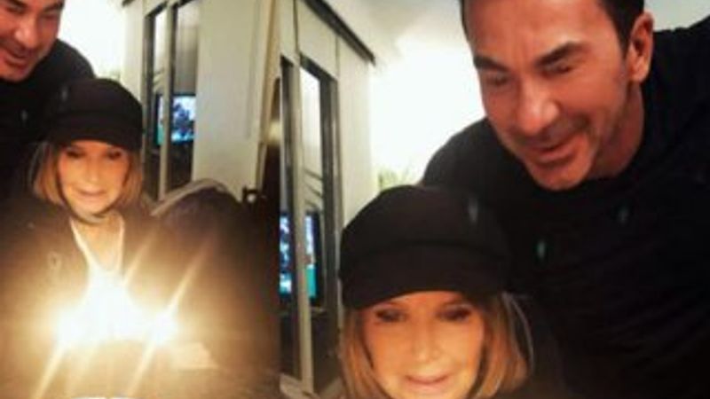 Filiz Akın 76. pastasını üfledi