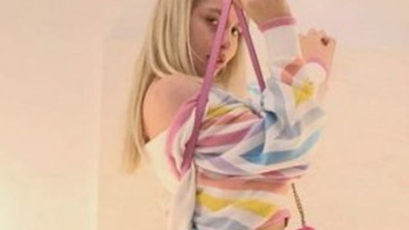 Aleyna Tilki koltuk pozu verdi