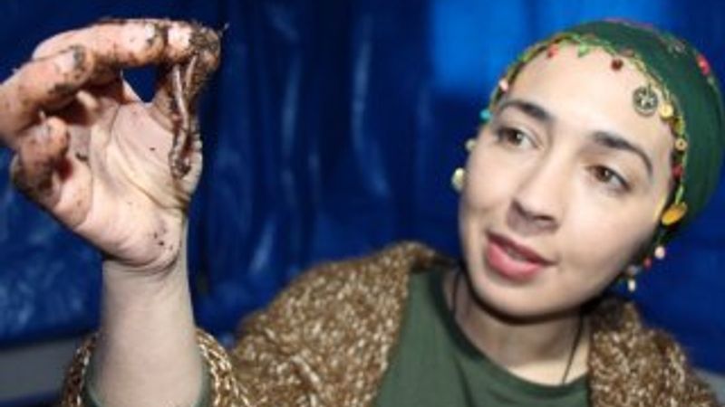 3 milyon solucanla gübre üreten çiftçi kadın