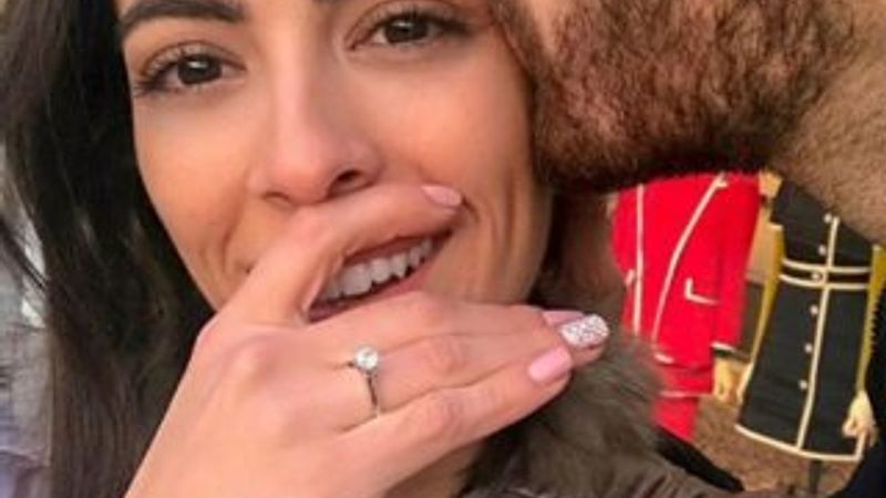 Survivor Ezgi nişanlandı