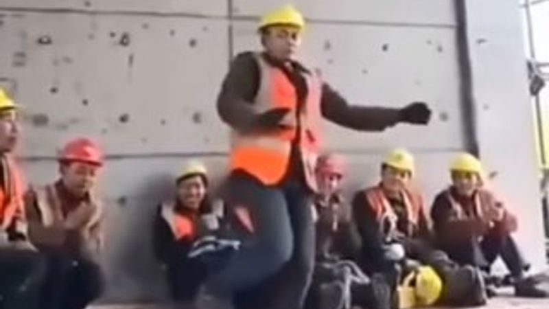 İnşaat işçisinden ay yürüyüşü