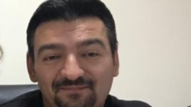 Boğazına çekirdek takılan akademisyen kurtarılamadı