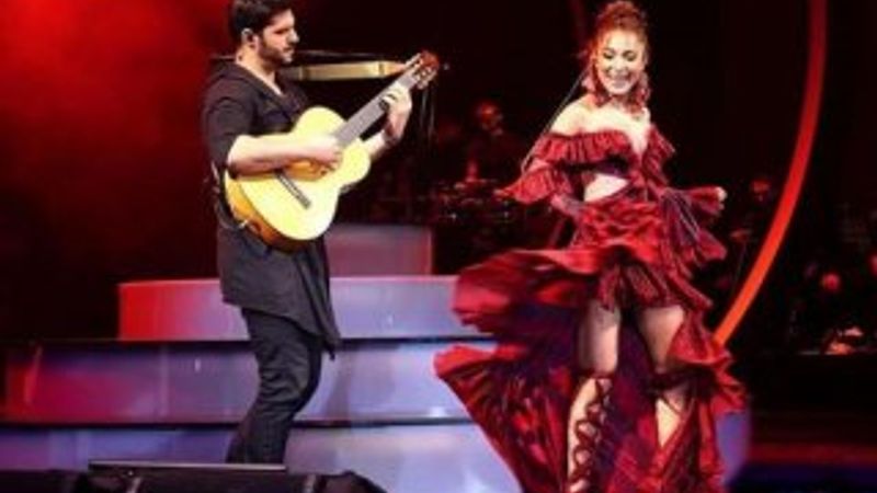 Ziynet Sali gitaristine aşık oldu