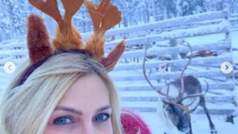 Arzu Sabancı'dan geyikli poz