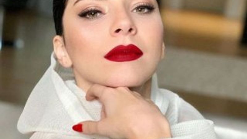 Merve Boluğur eskiye döndü