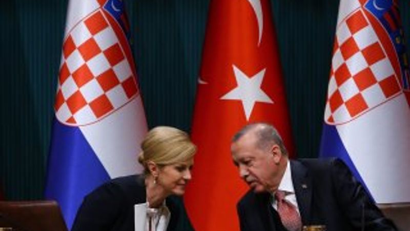 Erdoğan: Suriyeliler teröristlerle iç içe yaşayamaz