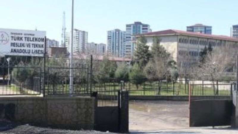 Karne notlarını değiştiren öğrenciye gözaltı