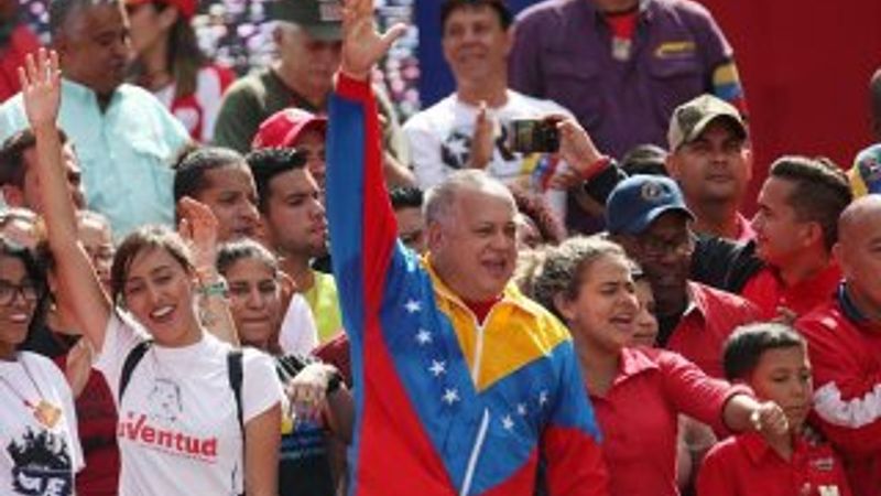 Venezuela'da gözler yeniden sokakta